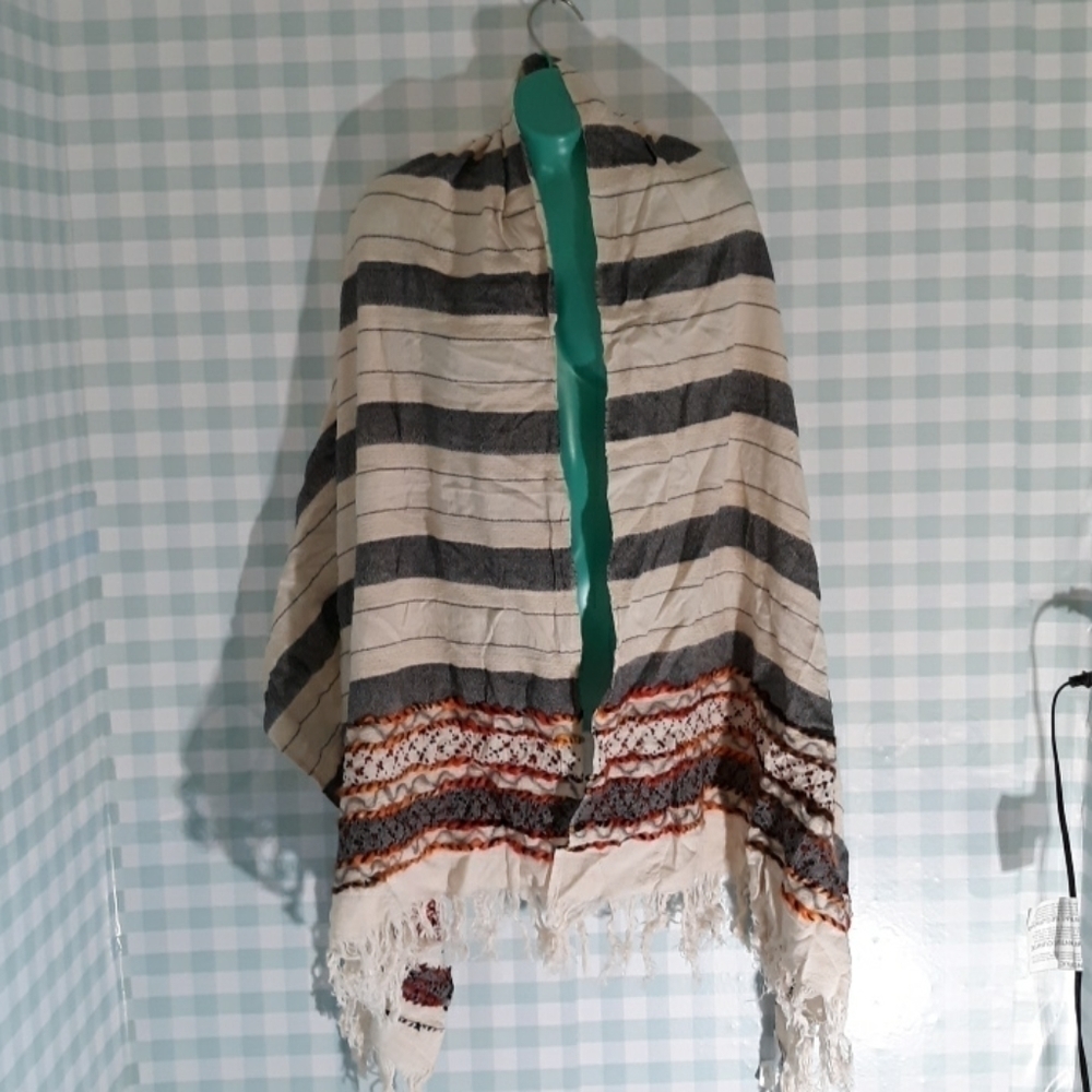 Silpada wool mix blanket shawl wrap
